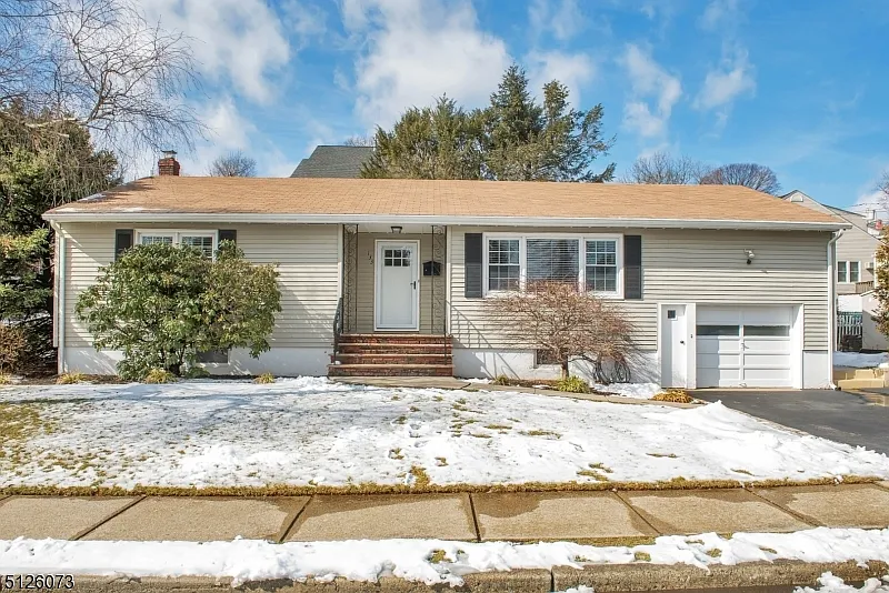 133 Van Winkle Ave photo 1