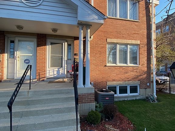 2nd image of 4030 N Pulaski Rd APT A
