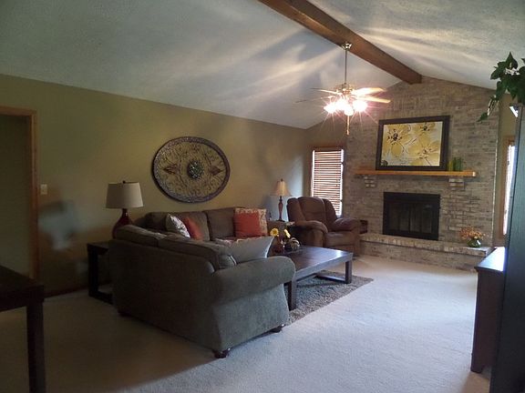 3rd image of 2660 E County Road 1100 S