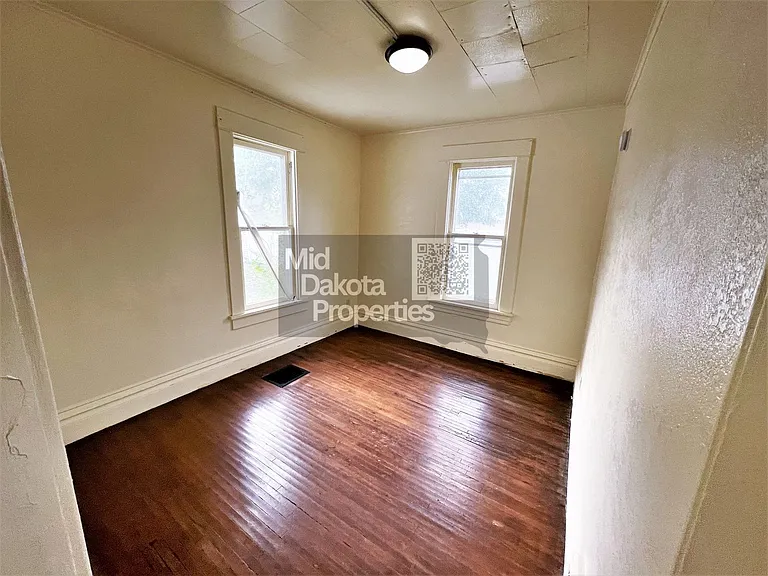 709 S Sanborn Blvd — Photo 15