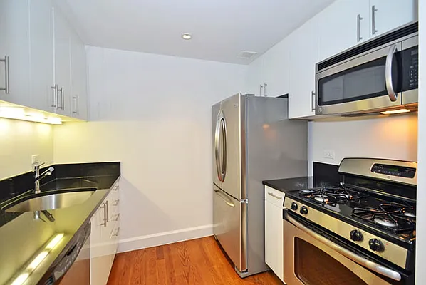 Rented by Waterton Residential New York | media 19