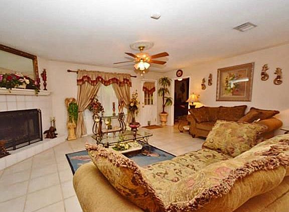 4th image of 1022 River Oak Dr
