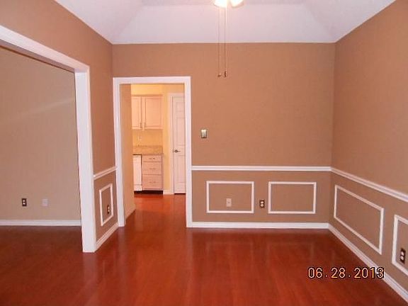 4th image of 6104 Leagrove Ct