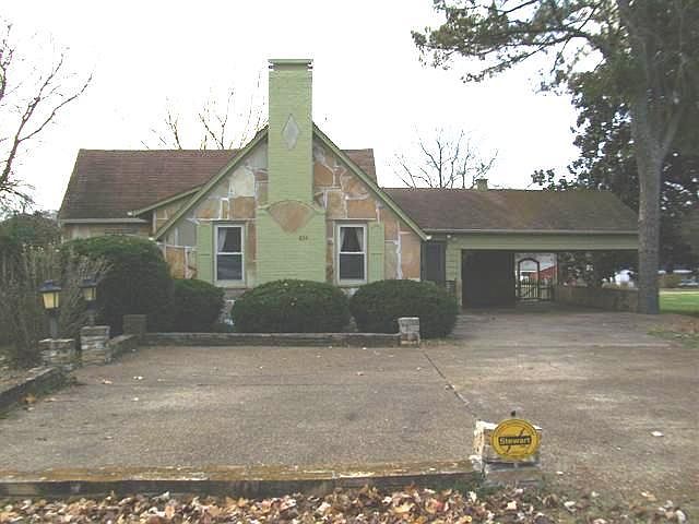 1st image of 834 S Cannon Blvd