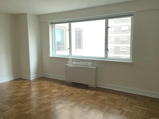 Rented by Manhattan Connection | media 11