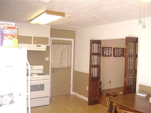 5th image of 708 S 18th St