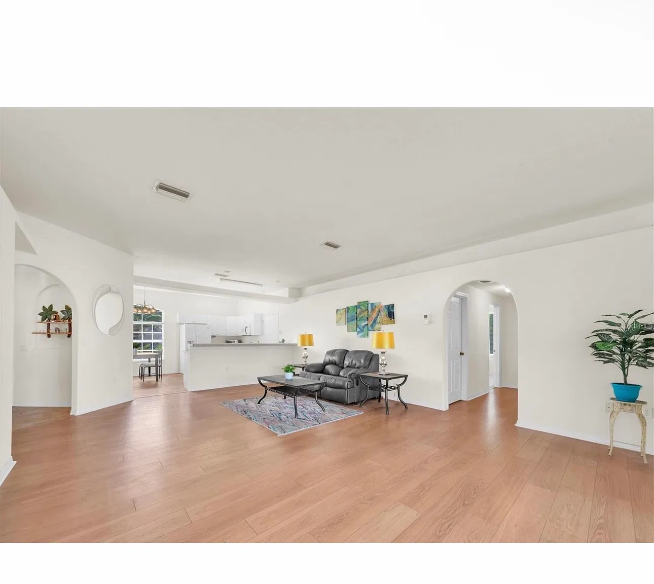 3 bed, 1567 sqft, $2,350 — Photo 3