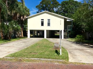 3048 50th St S, Gulfport, FL 33707