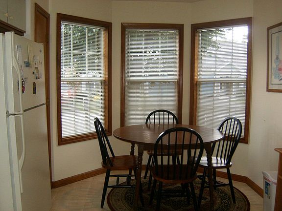 5th image of 318 Laurel Park Pl