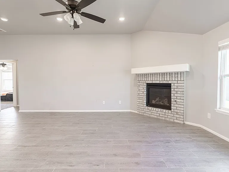 401 Nest Dr — Photo 4