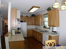 5th image of 429 Meadowood Ln