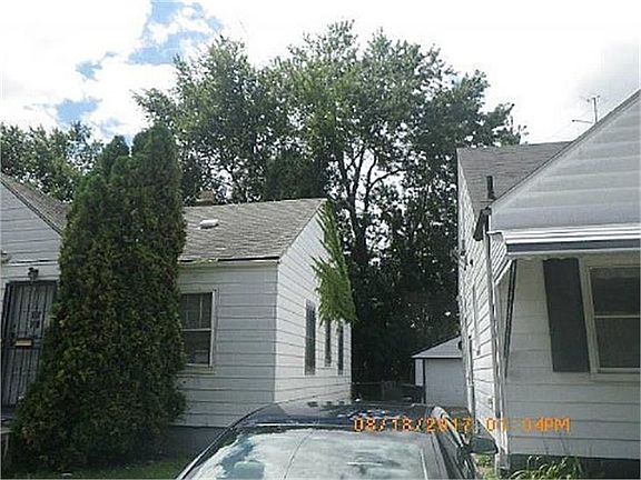 2nd image of 5761 Manistique St