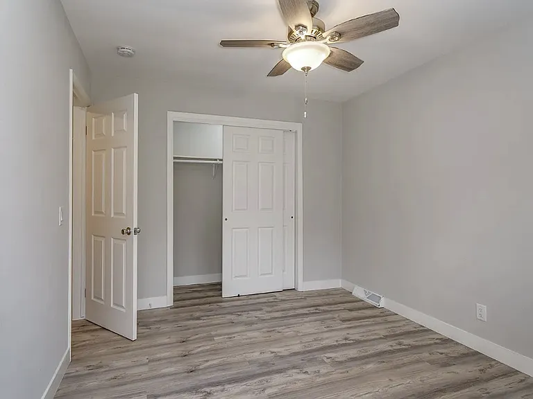Parks Edge Apartments — Photo 16
