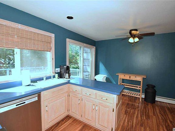 5th image of 50 Curtis Dr