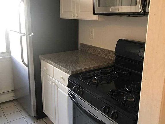 4th image of 81 Finch Ln APT 1B