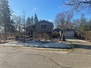 2507 Timber Ln, Lindenhurst, IL 60046