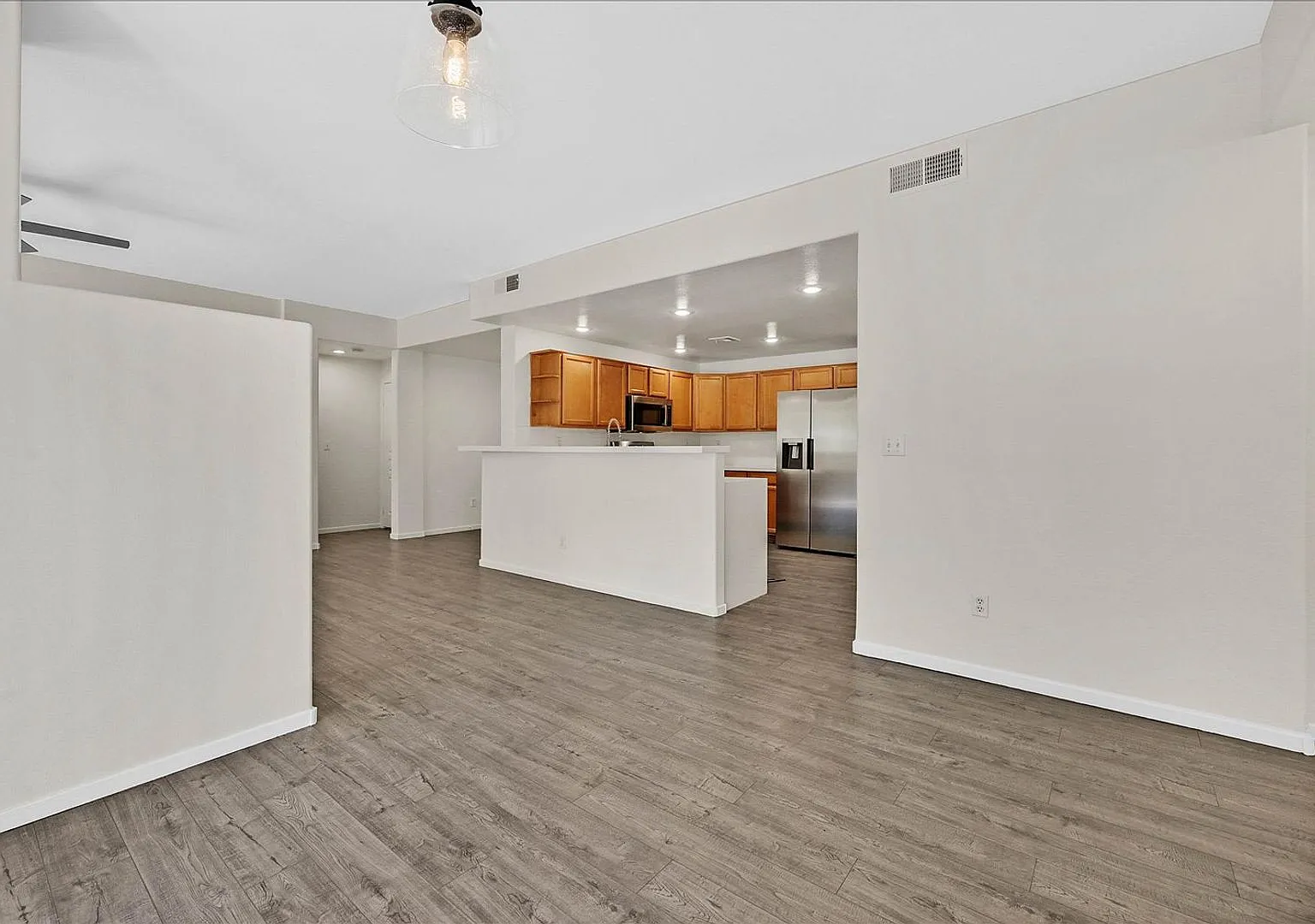 Beautiful 2-Bedroom Condo in Downtown Summerlin! — Photo 4