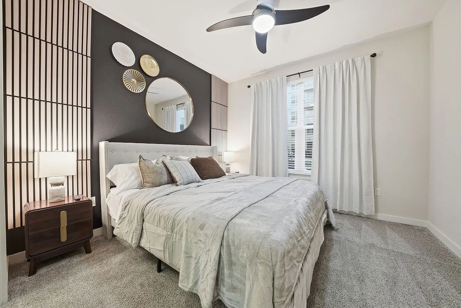 2 bed, 2.0 bath, 1097 sqft, $4,734 — Photo 3