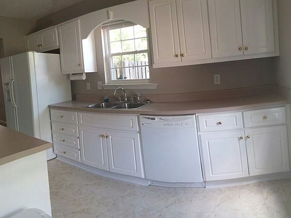 2nd image of 106 Shelby Dr