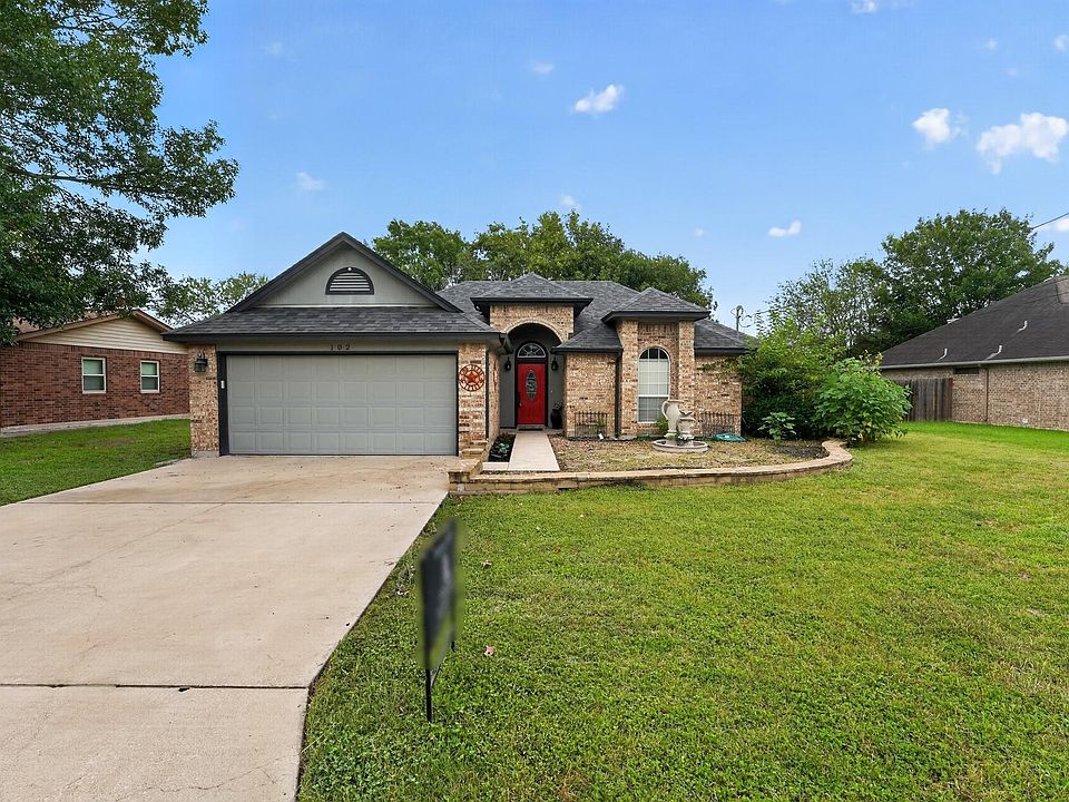 1st image of 102 Hummingbird Ln