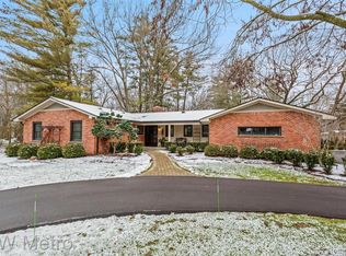 3134 Cairncross Dr, Oakland, MI 48363