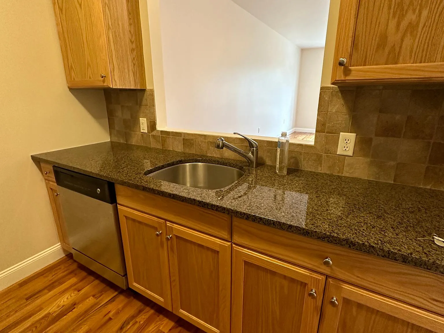 1 bed, $2,495 — Photo 3