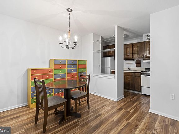 3rd image of 1901 John F Kennedy Blvd APT 810