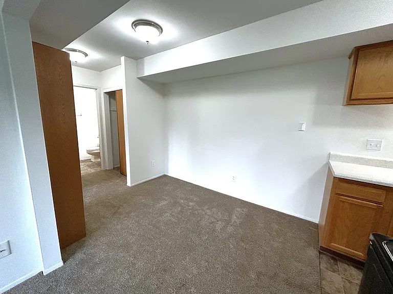 Charter Oaks Apartments — Photo 46
