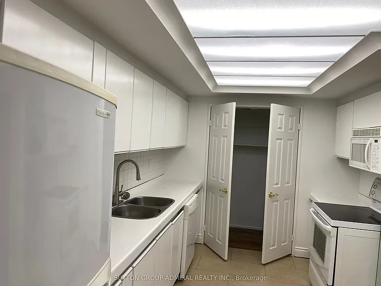 2045 Lake Shore Blvd W #2804 — Photo 8