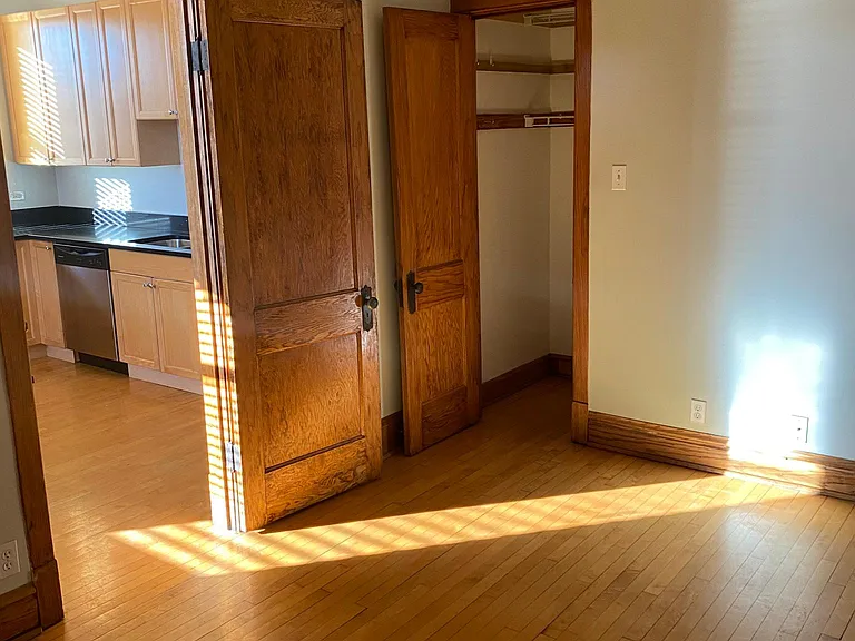 3739 N Greenview Ave #2F — Photo 15