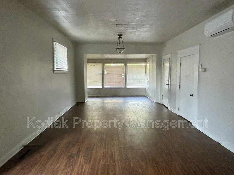 1st image of 356 S 900 E APT B
