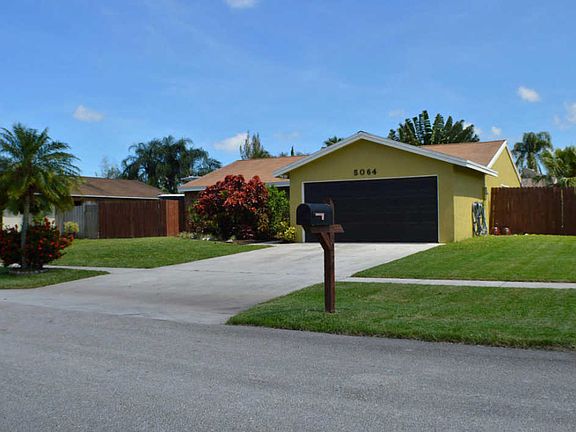 3rd image of 5064 Little Beth Dr S