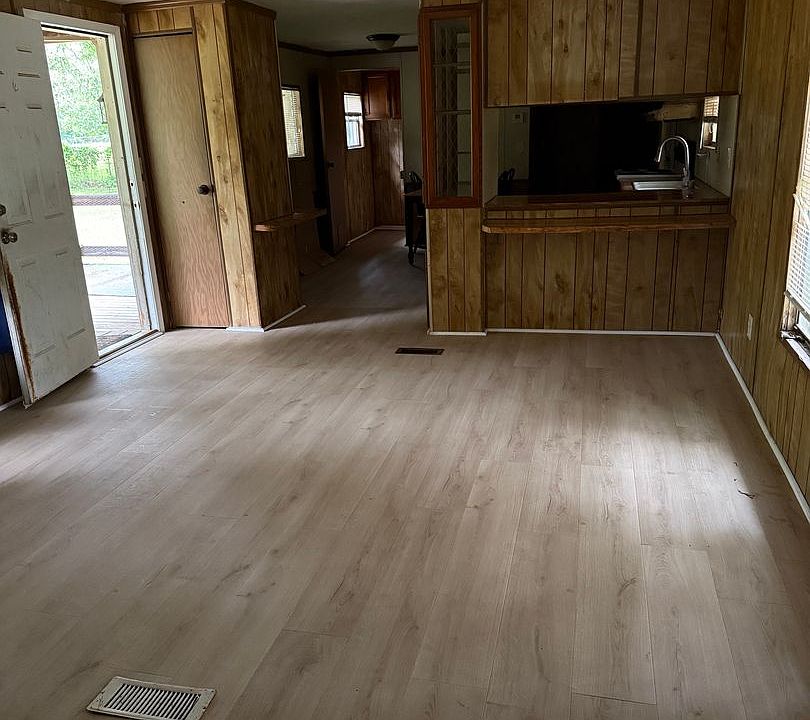 2nd image of 12277 Highway 31 N