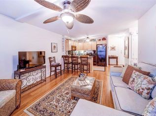 430 Kaiolu St APT 403, Honolulu, HI 96815