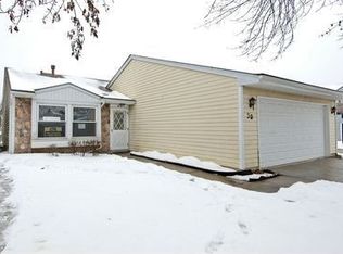 30 Village Ct, Elgin, IL 60120