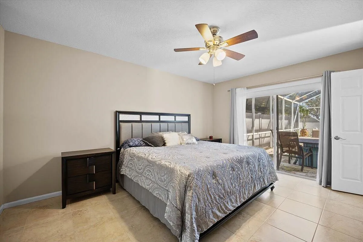 3 bed, 2.0 bath, 1528 sqft, $4,000 — Photo 2