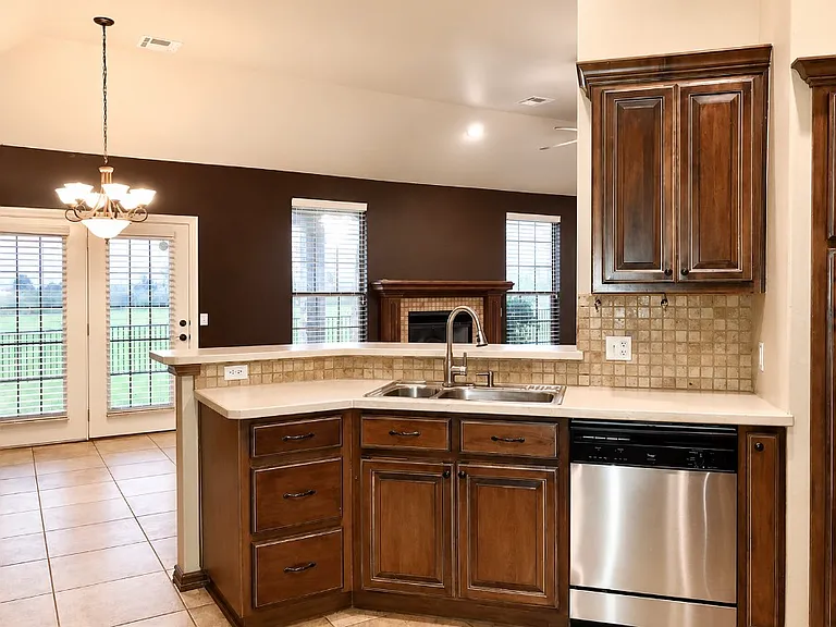 4017 Tamarac Ct — Photo 4