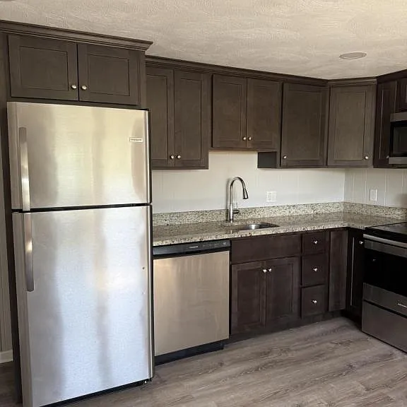 397 Snell St — Photo 2