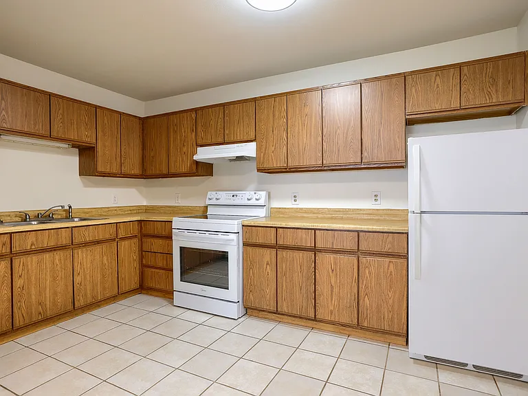 816 Ames Ave #3 — Photo 2