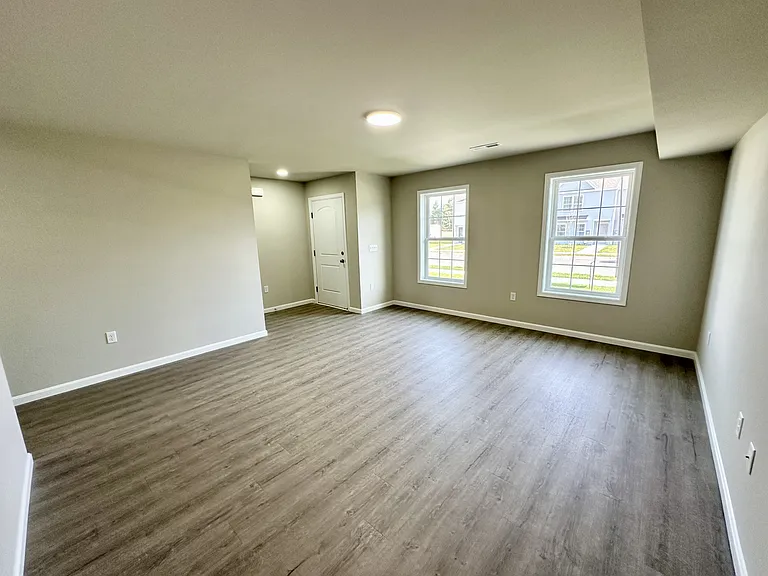 226 Rojan Rd — Photo 26