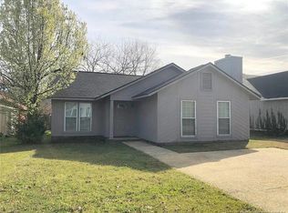 525 Hickorywood Dr, Fayetteville, NC 28314