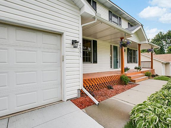 2nd image of 2551 Cypress St