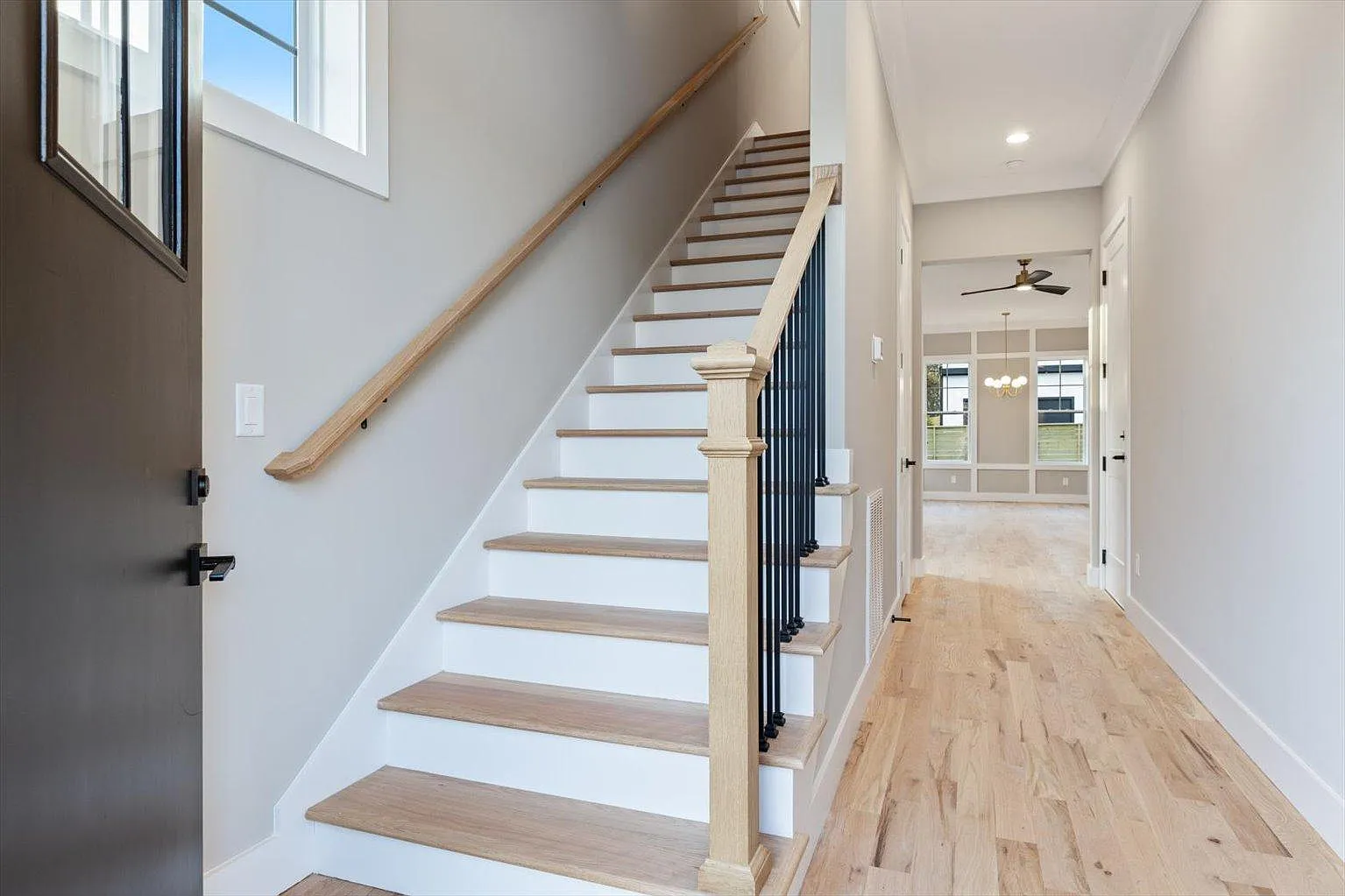 3 bed, 3.5 bath, 2235 sqft, $3,250 — Photo 2