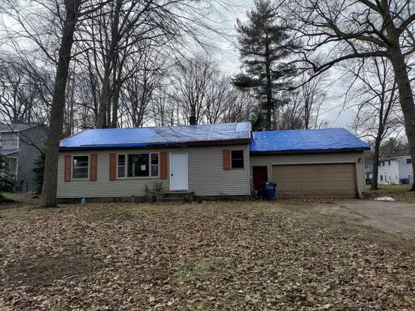 397 N 4th Ave, Fruitport, MI 49415