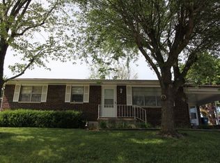 1922 Tanner Bridge Rd, Jefferson City, MO 65101