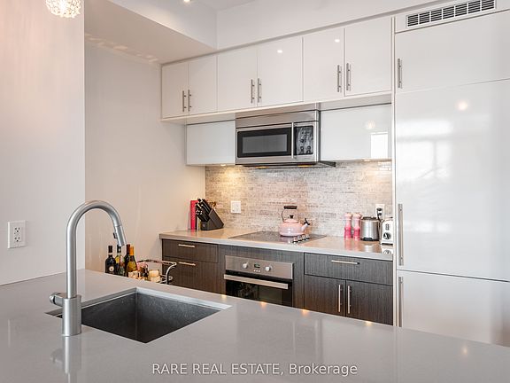 4th image of 8 Mercer St #2007