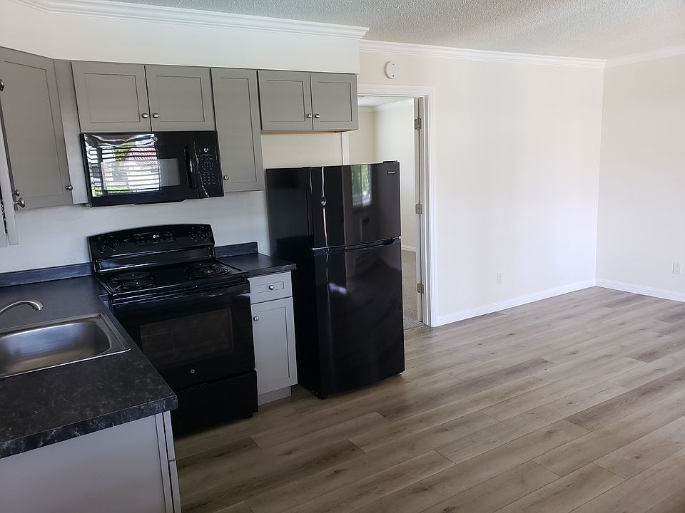 1st image of 11-341 1st St W