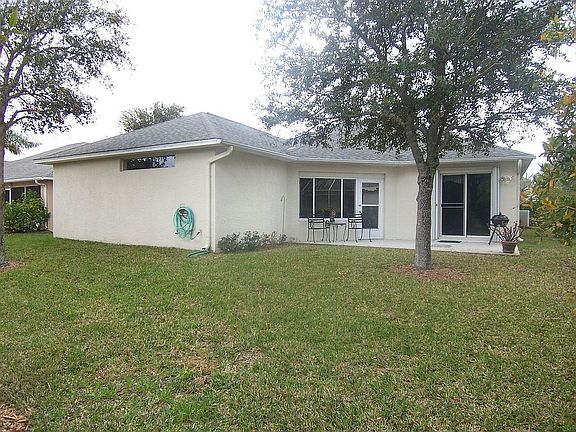 3rd image of 11 Sherrington Dr