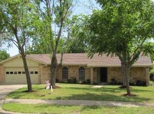 1420 Springbrook Dr, Mesquite, TX 75149