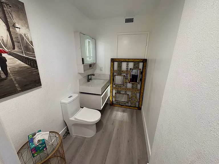2049 Myers St — Photo 18